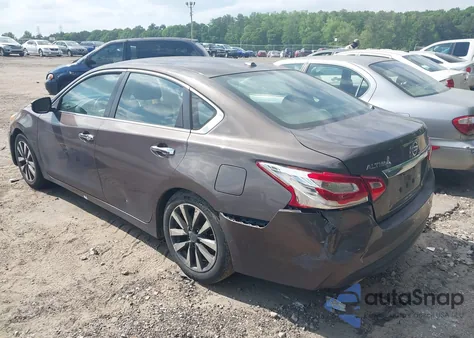 2017 Nissan Altima 2.5/2.5 S/2.5 Sl/2.5 Sr/2.5 Sv z USA, uszkodzony, nr VIN 1N4AL3AP8HC113493